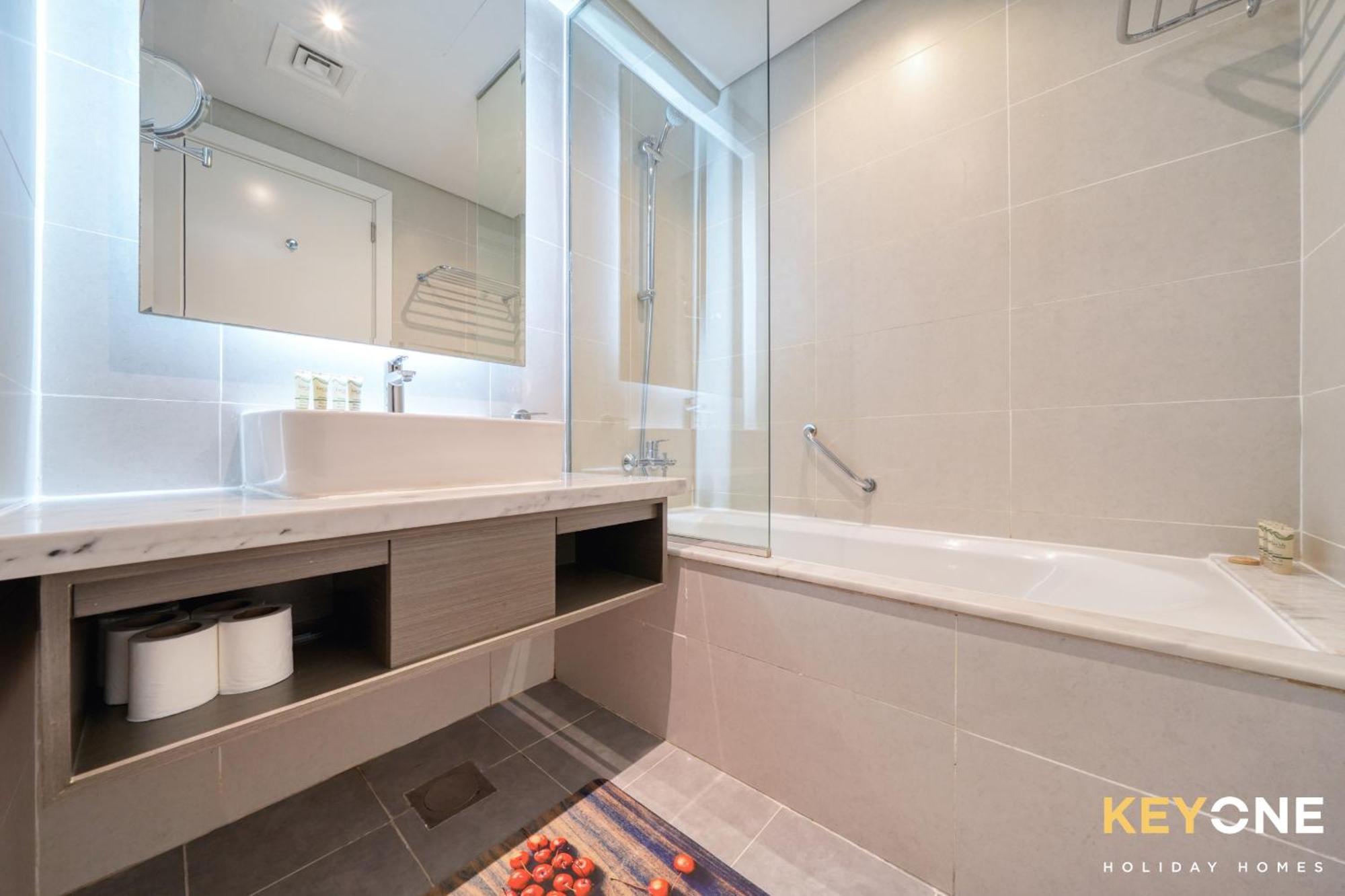 Sleek Studio In Prive With Stunning Canal View Dubai Ngoại thất bức ảnh
