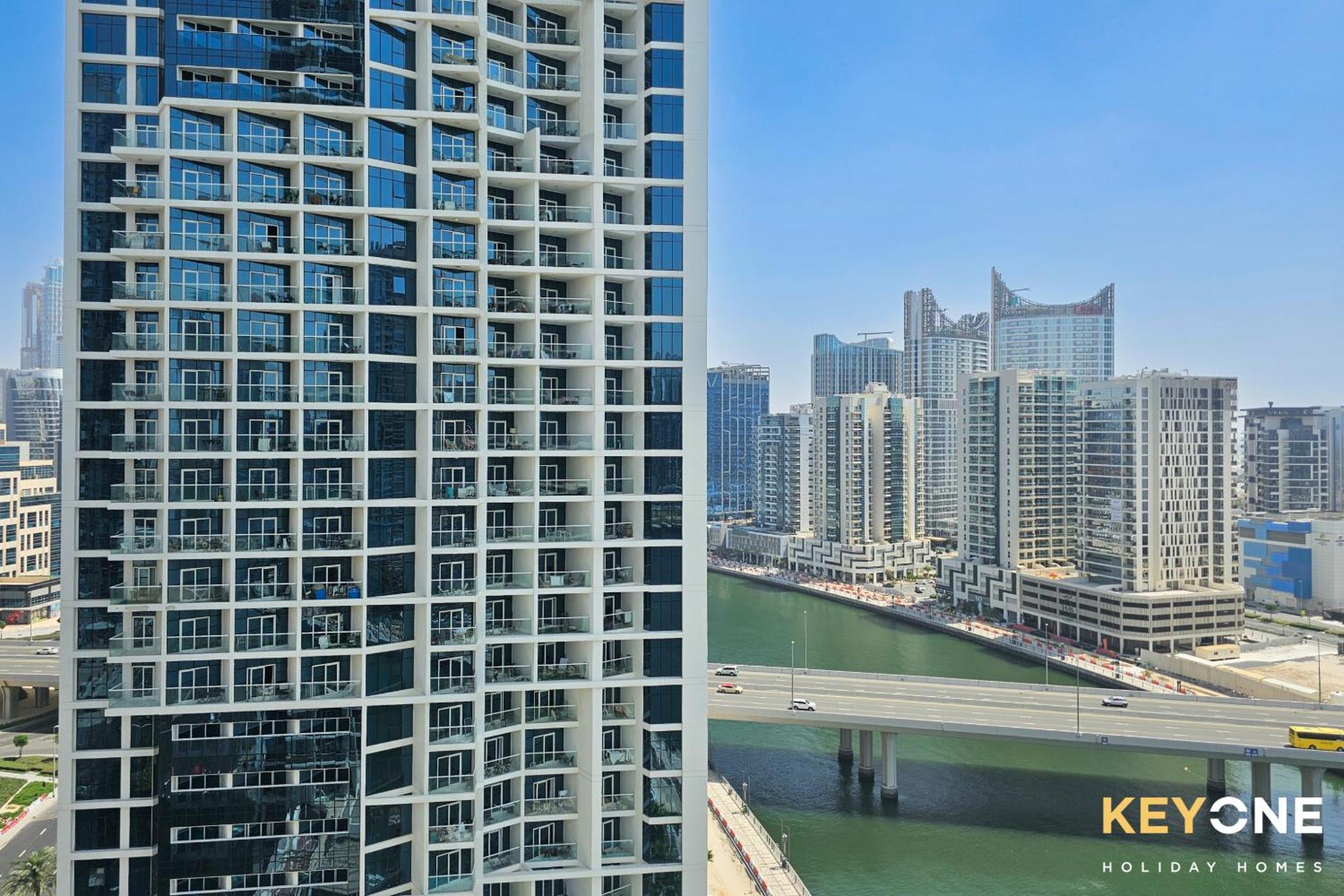Sleek Studio In Prive With Stunning Canal View Dubai Ngoại thất bức ảnh