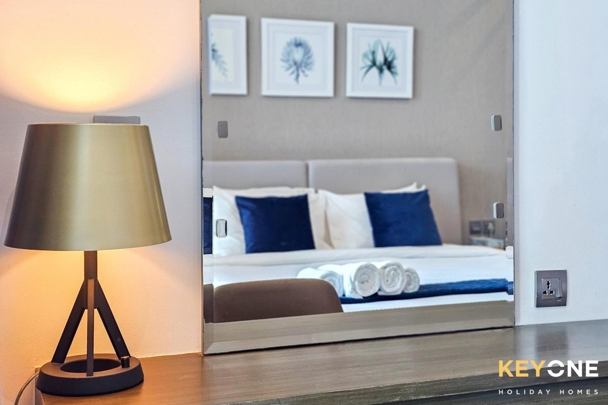 Sleek Studio In Prive With Stunning Canal View Dubai Ngoại thất bức ảnh