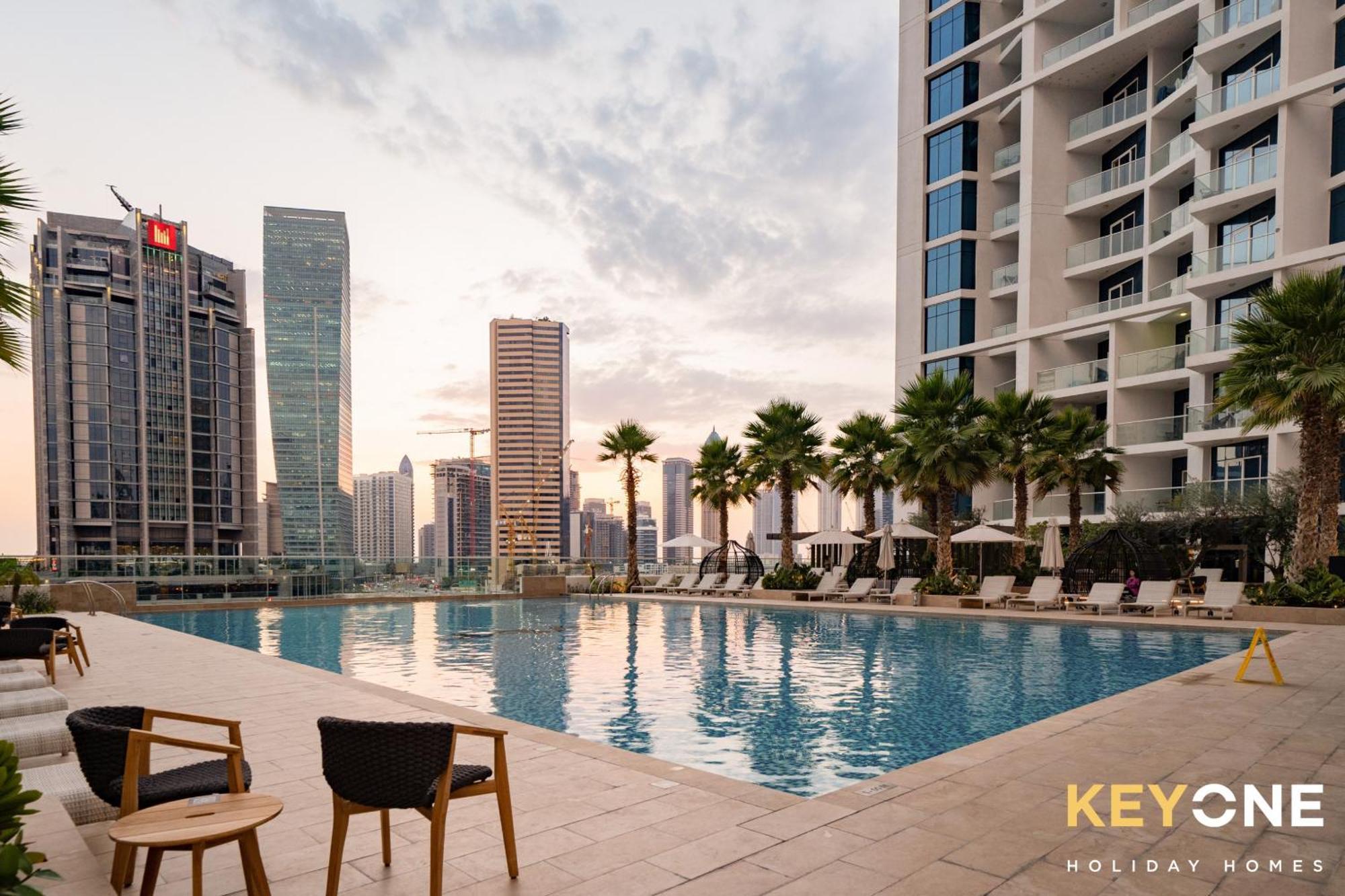 Sleek Studio In Prive With Stunning Canal View Dubai Ngoại thất bức ảnh